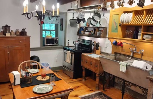 Calvin Cabin | Delightful Historic Cabin. All modern amenities, yet a step back in time.