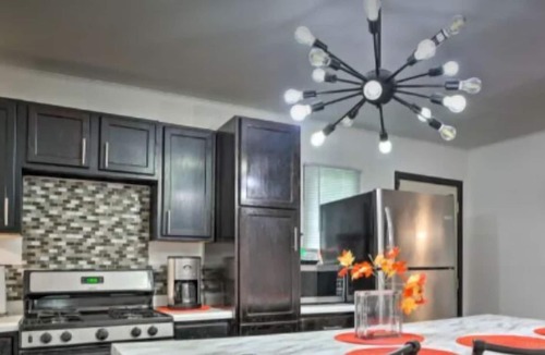 Sauk Village House | Delightful Home