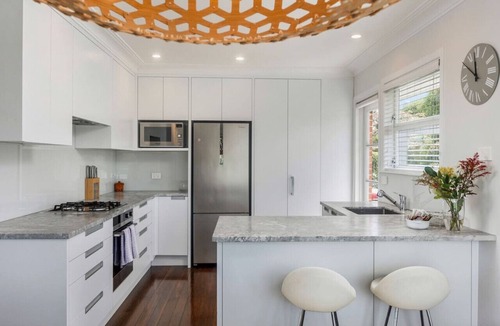 Auckland House | Delightful Home with Garden