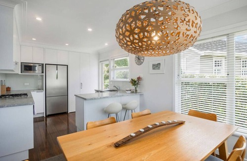 Auckland House | Delightful Home with Garden