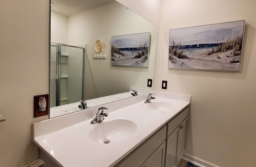 Oak Ridge House | Delightful home with lake view!