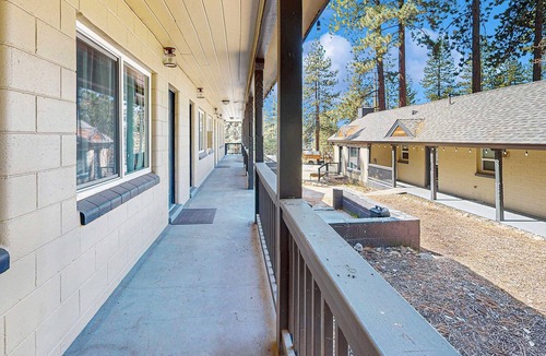 Kings Beach Ski Chalet | Delightful hotel with lakeview, golf, skiing, WiFi, & Netflix