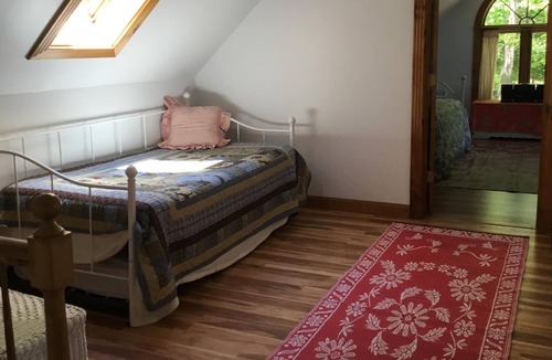 East Wakefield Ski Chalet | delightful lakefront cottage