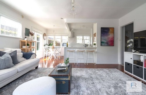 Milford House | Delightful Milford Abode