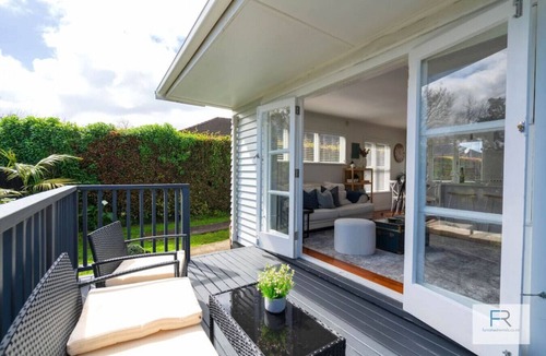 Milford House | Delightful Milford Abode