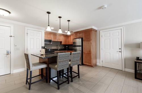 Lincoln Apartment | Delightful South Mountain Resort, Studio