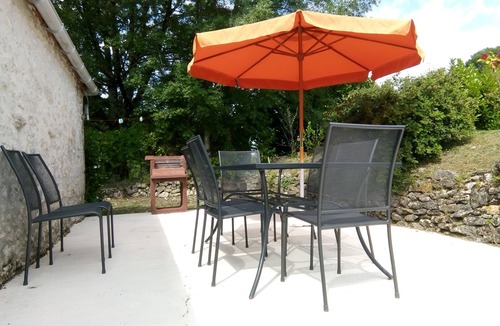 Thenac Cottage | Delightful, spacious cottage with private pool set in quiet hamlet