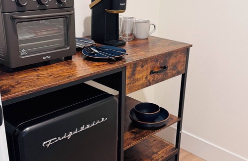 Genesee Apartment | Delightful Studio apartment with AC in Seattle