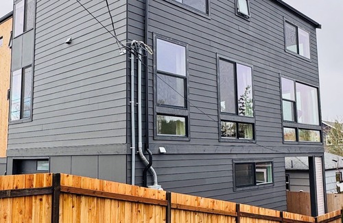 Genesee Apartment | Delightful Studio apartment with AC in Seattle