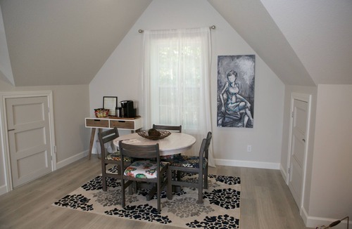 Hallsville Apartment | Delightful Studio in the woods