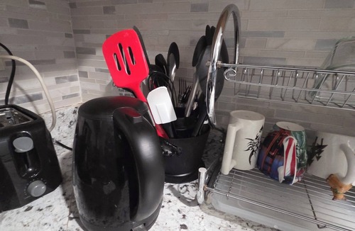 Irvington Apartment | Delightful studio with basic amenities in friendly Irvington neighborhood