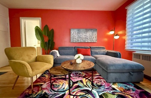 Cote-Des-Neiges—Notre-Dame-De-Grace Apartment | Delightful Style & Comfort in Montreal! Sleeps 4!