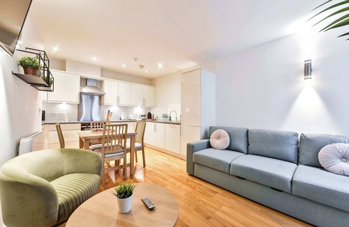 Tower Hill Apartment | Delightful Tower Bridge Apartment Sleeps 6