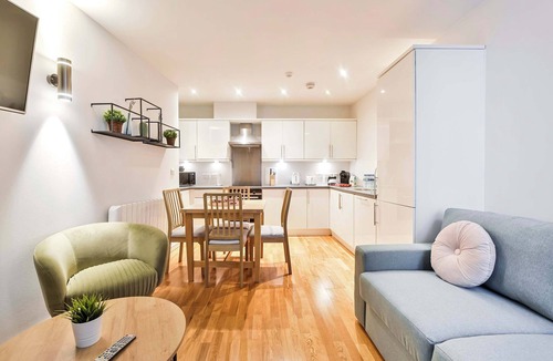 Tower Hill Apartment | Delightful Tower Bridge Apartment Sleeps 6