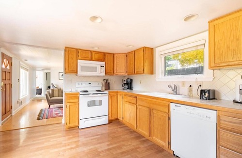 Greenwood House | Delightful Urban Retreat