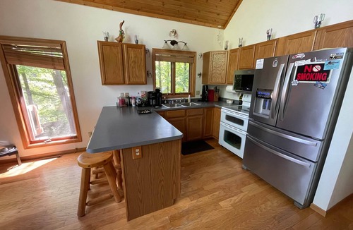 Leland House | Dells Chalet on the Lake