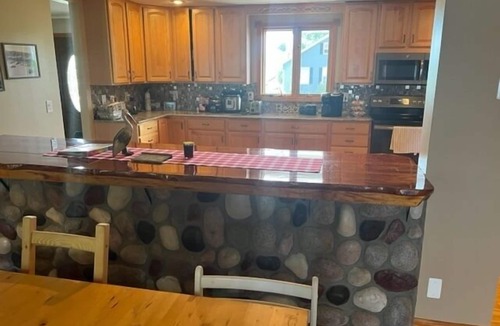 Briggsville House | Dells Edge on Lake Mason