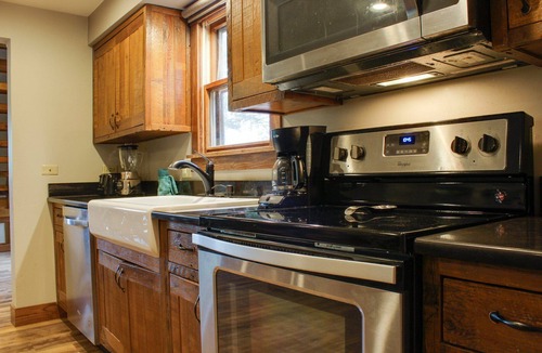 Lake Delton House | Dellview Lodge on Lake Delton