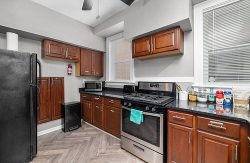 St. Louis Apartment | Delmar Dreams: Boutique Stay by Forest Park!