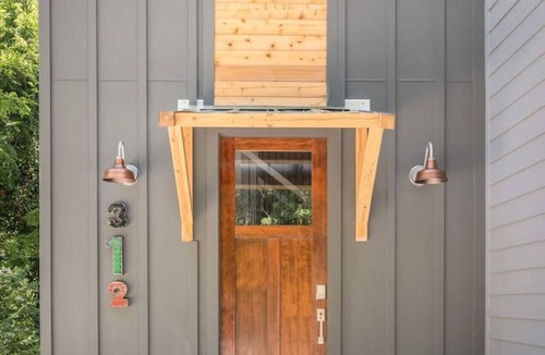 North Chattanooga House | Delmont Amazing Rooftop Deck Walking distance to Northshore and Downtown