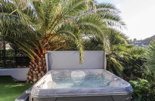 Torquay City Centre House | Delmonte Lodge