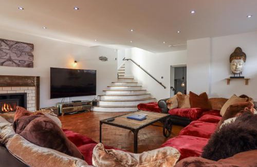 Torquay City Centre House | Delmonte Lodge