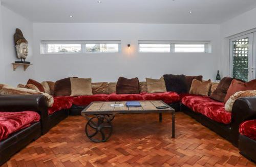 Torquay City Centre House | Delmonte Lodge