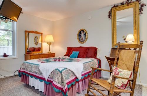 Delphi Apartment | Delphi Studio in Historic Building on Main St