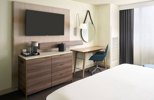 West Palm Beach Hotel | Delta Hotels by Marriott West Palm Beach