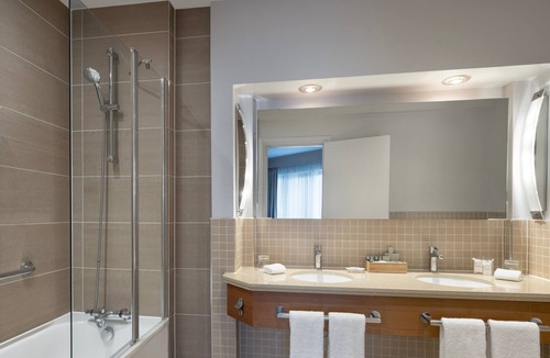 Waltham Abbey Hotel | Delta Hotels by Marriott Waltham Abbey