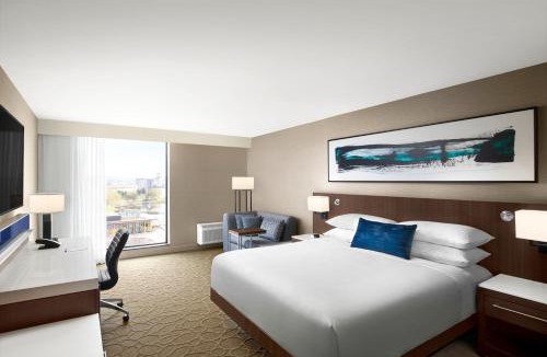 Thunder Bay Hotel | Delta Hotels by Marriott Thunder Bay