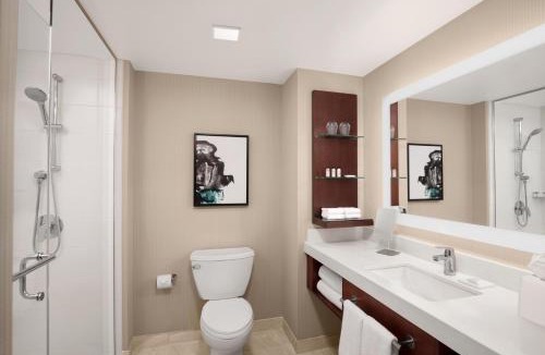 Thunder Bay Hotel | Delta Hotels by Marriott Thunder Bay