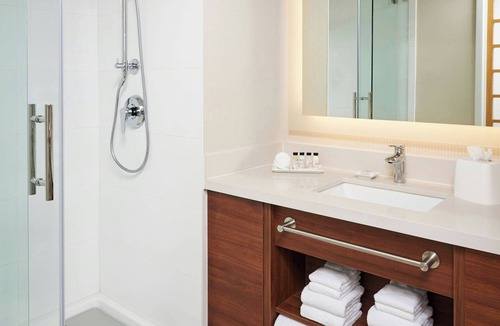Downtown Mississauga Hotel | Delta Hotels by Marriott Toronto Mississauga
