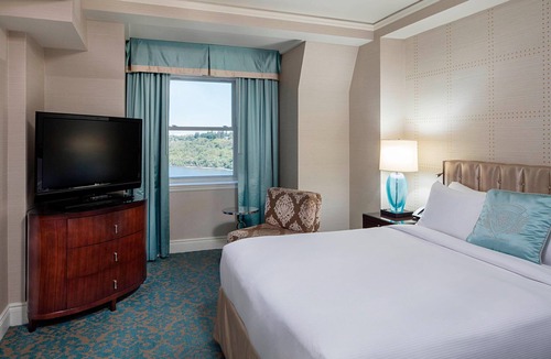 Saskatoon Downtown Hotel | Delta Hotels by Marriott Bessborough