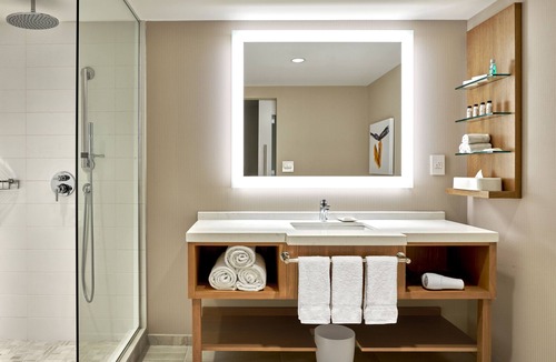 Downtown Calgary Hotel | Delta Hotels by Marriott Calgary Downtown