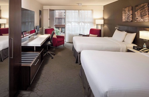 Willow Park Hotel | Delta Hotels by Marriott Calgary South