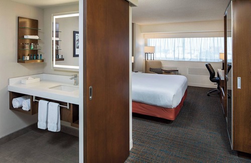 Willow Park Hotel | Delta Hotels by Marriott Calgary South