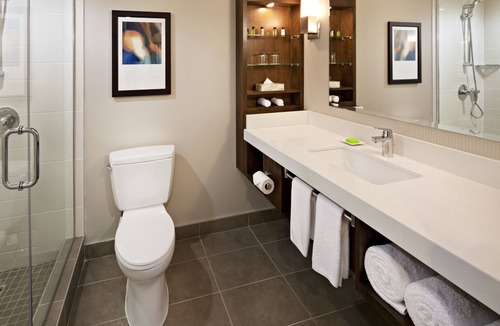 Willow Park Hotel | Delta Hotels by Marriott Calgary South