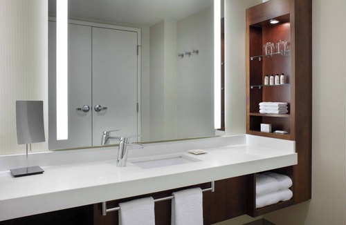 Byward Market - Parliament Hill Hotel | Delta Hotels by Marriott Ottawa City Centre