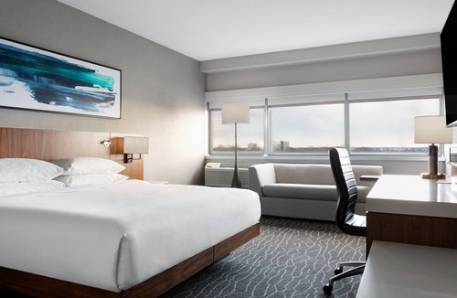 Iselin Hotel | Delta Hotels by Marriott Woodbridge