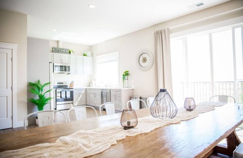 Rio Vista Apartment | Delta Retreat for Large Groups