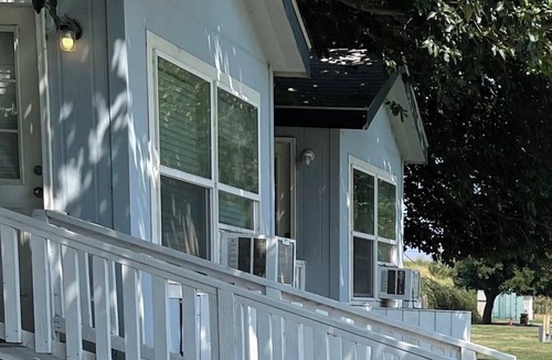 Isleton Cabin | Delta Shores Resort