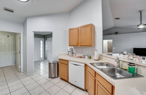 Deltona Lakes House | Deltona Retreat w/Yard + Grill: Pets Welcome!