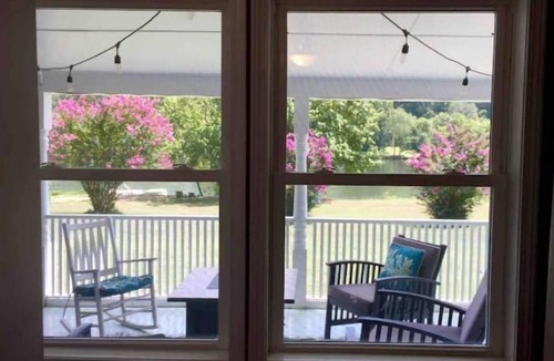 Draper House | Deltopia on Waterfront New River/Claytor Lake