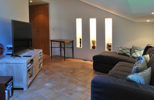 Montaren-et-Saint-Mediers Villa | Deluxe Stunning Villa with Outdoor Cinema