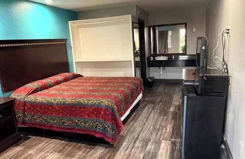 Mesquite Hotel | Delux Inn Mesquite Near I-30 Dallas