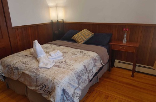 Saint John Bed & Breakfast | Delux room at Nigam's Sweet Home, Saint John, NB.