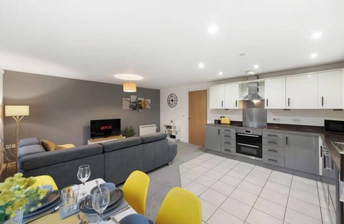 High Wycombe Apartment | Deluxe 2 Bed Apartment w/Free Parking
