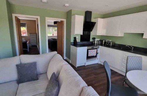 Nairn Apartment | Deluxe 2 bed en-suite, stunning views, parking