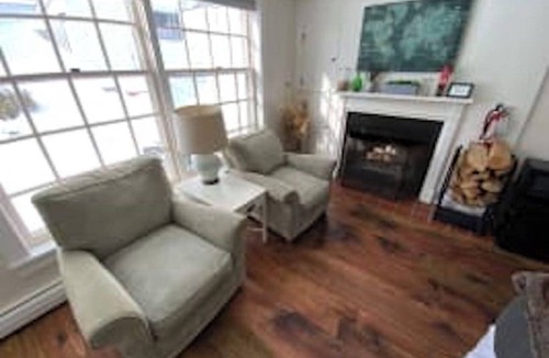 West Dover Resort | Deluxe 2xQueen & fireplace